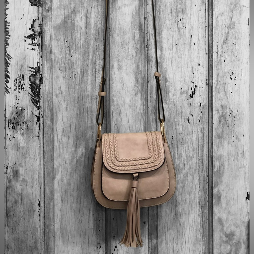 TASSEL CROSS BODY SADDLE BAG